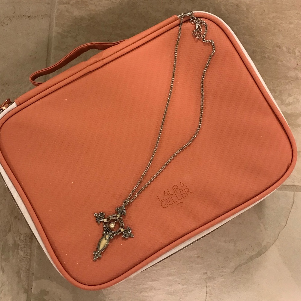 NEW decorative cross with pearl necklace